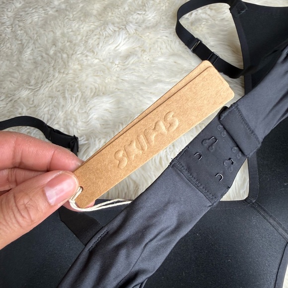 NWT Skims Wireless Form Push Up Plunge Bra Onyx Black Women Size 36DDD - Picture 6 of 12